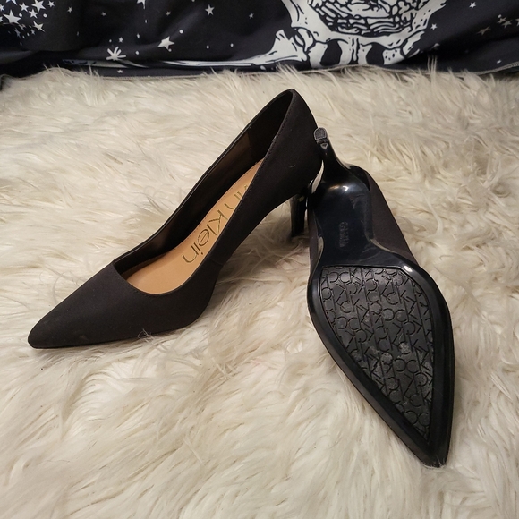 Black Calvin Klein Gayle High Heels, size 8 - Picture 2 of 5